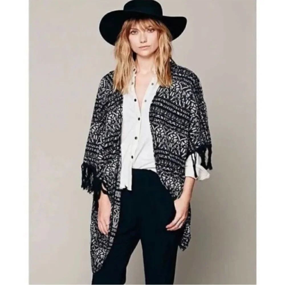 Free People Black & Gray Open Style Fringe Kimono Boho Feminine Festival…